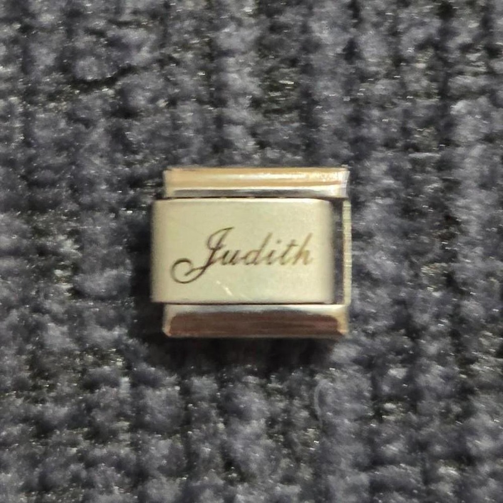 Judith Italian charm